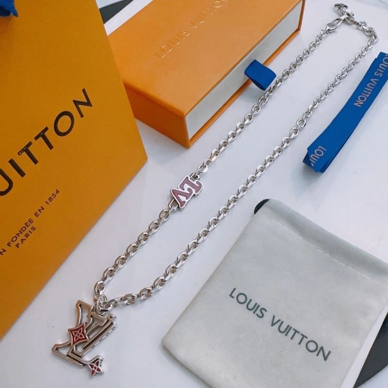 Lightweight Louis Vuitton Necklaces 250524
