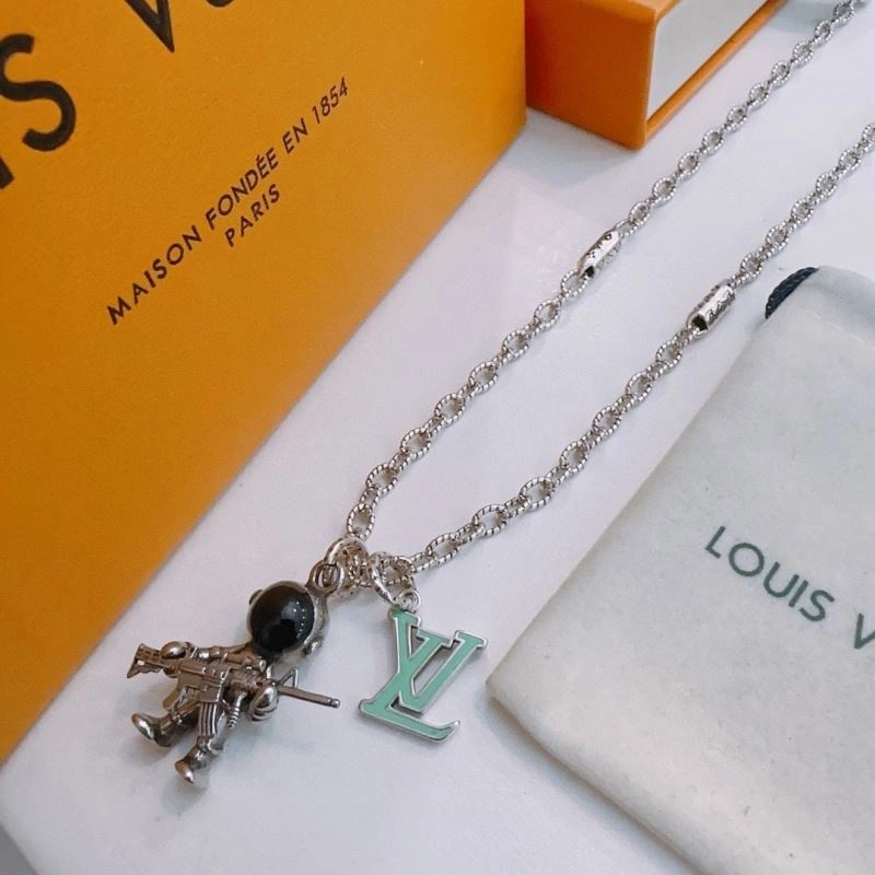 WellDesigned Louis Vuitton Necklaces 250523