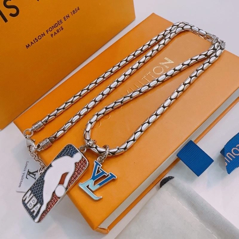 SmoothTexture Louis Vuitton Necklaces 250522