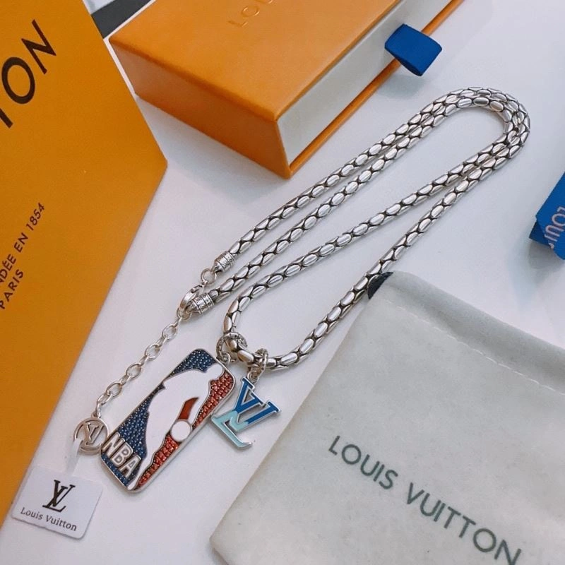 SmoothTexture Louis Vuitton Necklaces 250522