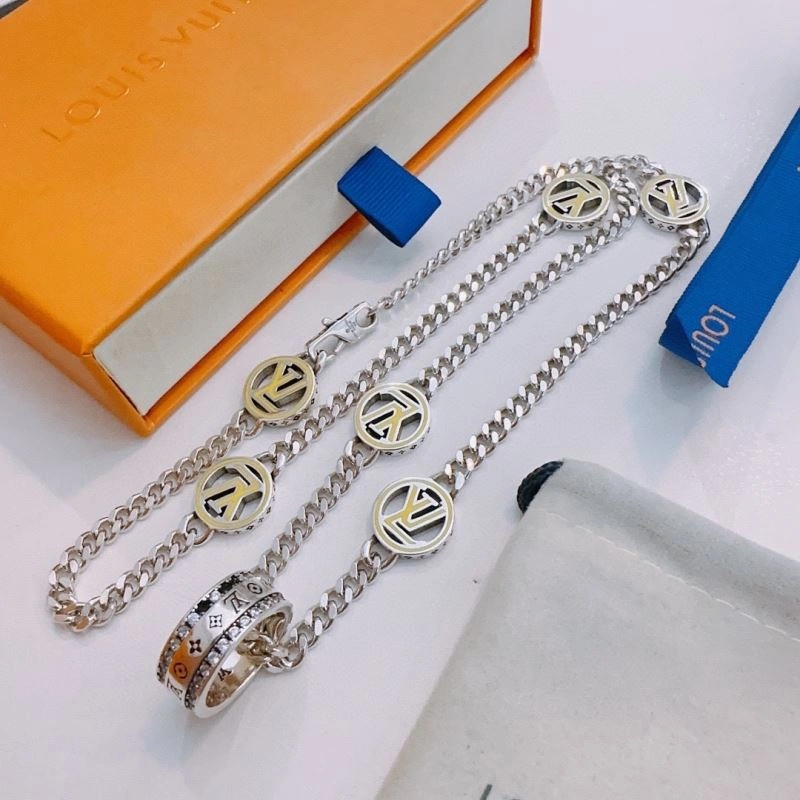 Louis Vuitton Necklaces SunProtective 250520