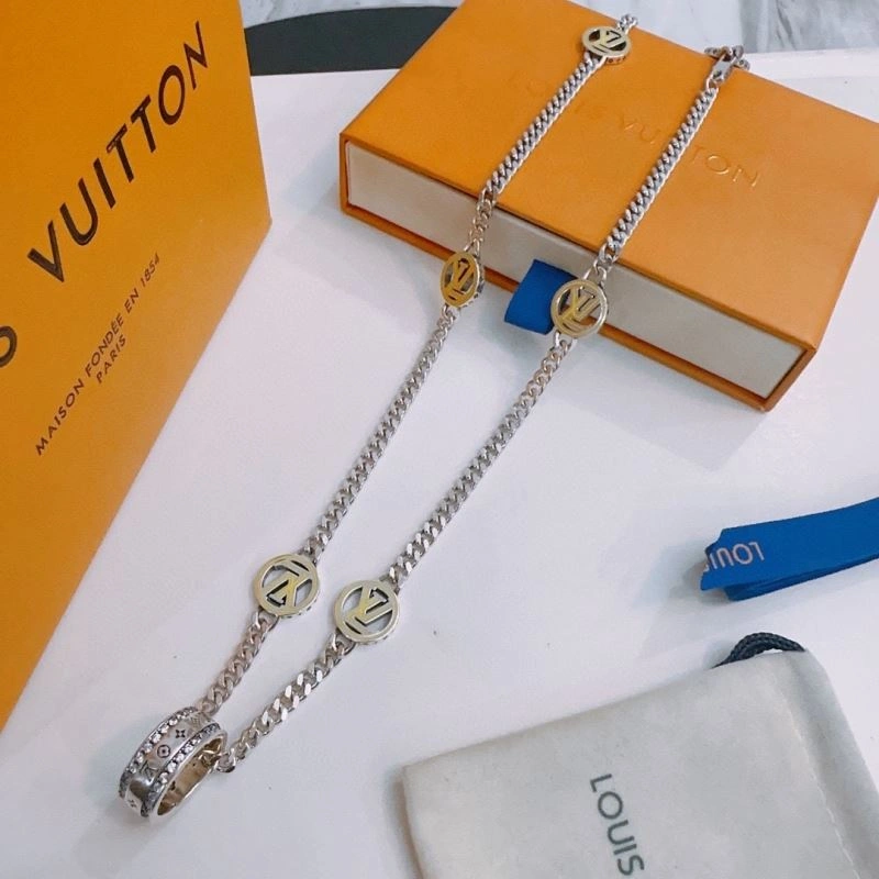 Louis Vuitton Necklaces SunProtective 250520