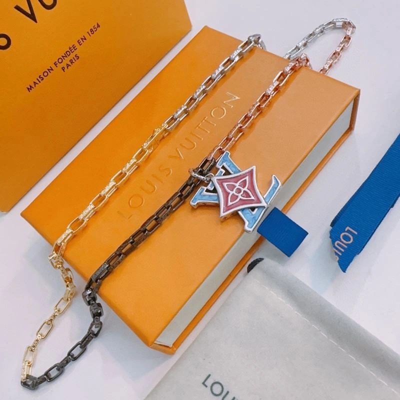 Louis Vuitton Necklaces Seasonal 250505