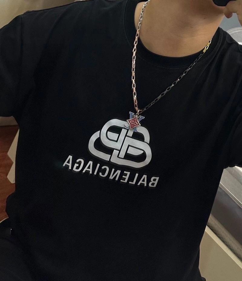 Louis Vuitton Necklaces Seasonal 250505
