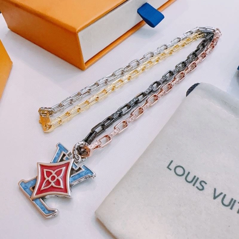 Louis Vuitton Necklaces Seasonal 250505