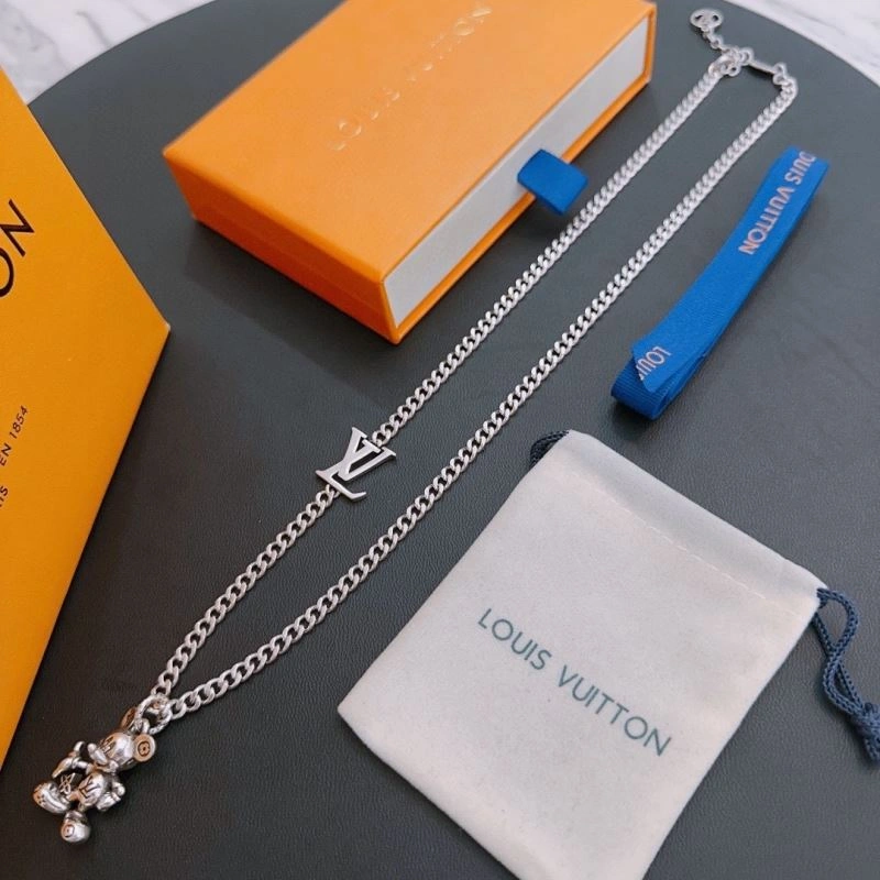Louis Vuitton Necklaces ModernLook 250497