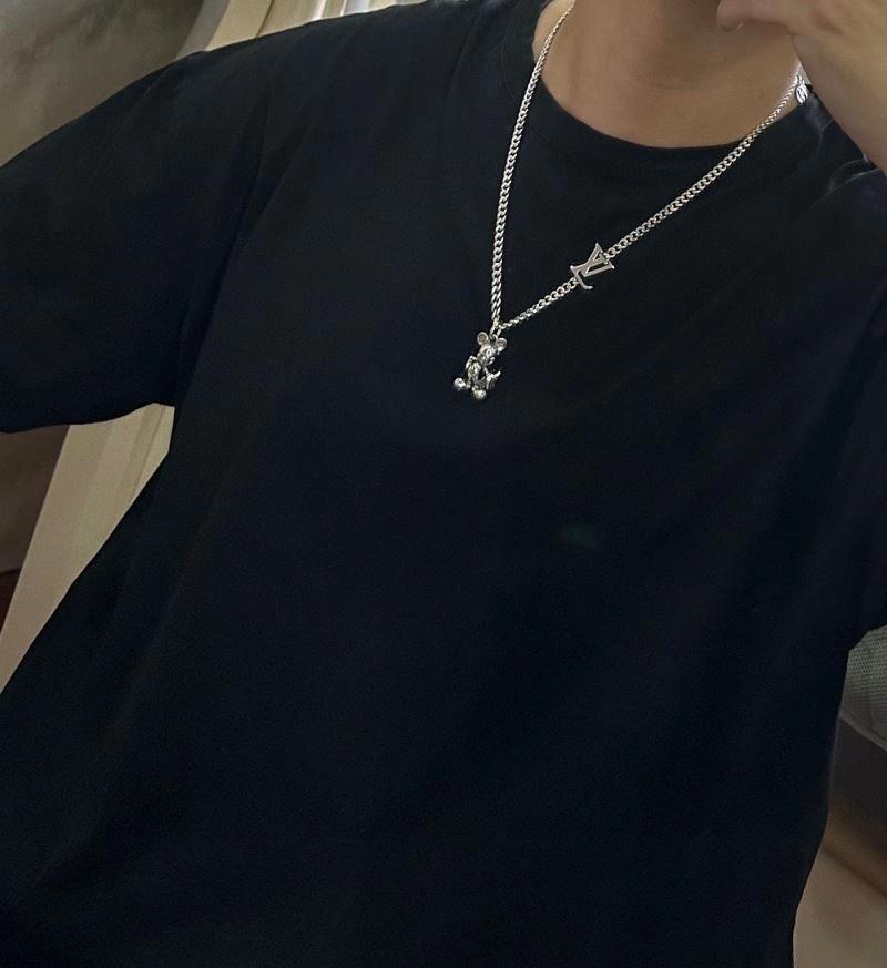 Louis Vuitton Necklaces ModernLook 250497