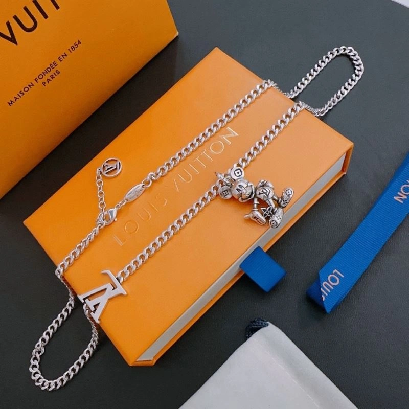 Louis Vuitton Necklaces ModernLook 250497