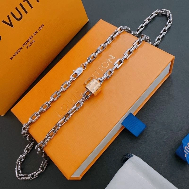 Louis Vuitton Necklaces OnTrend 250508