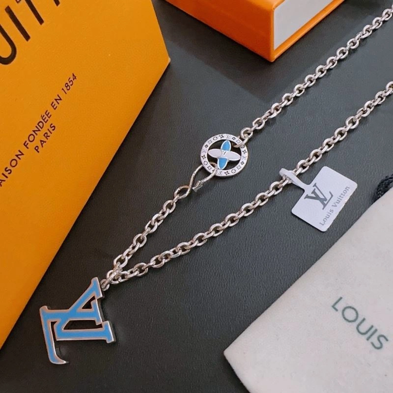 WeatherProof Louis Vuitton Necklaces 250506