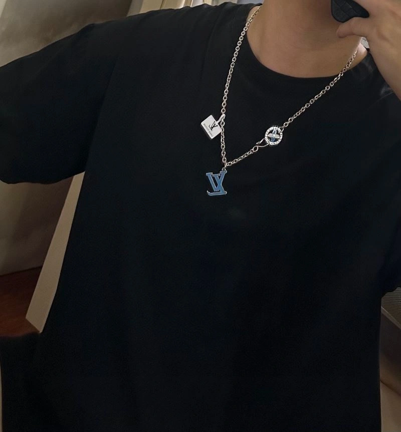 WeatherProof Louis Vuitton Necklaces 250506