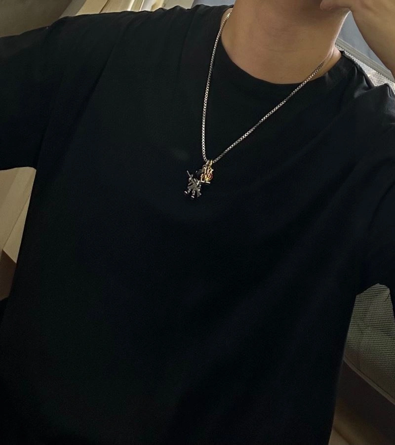 Timeless Louis Vuitton Necklaces 250510