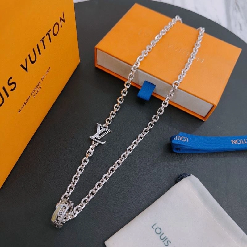 OdorResistant Louis Vuitton Necklaces 250512