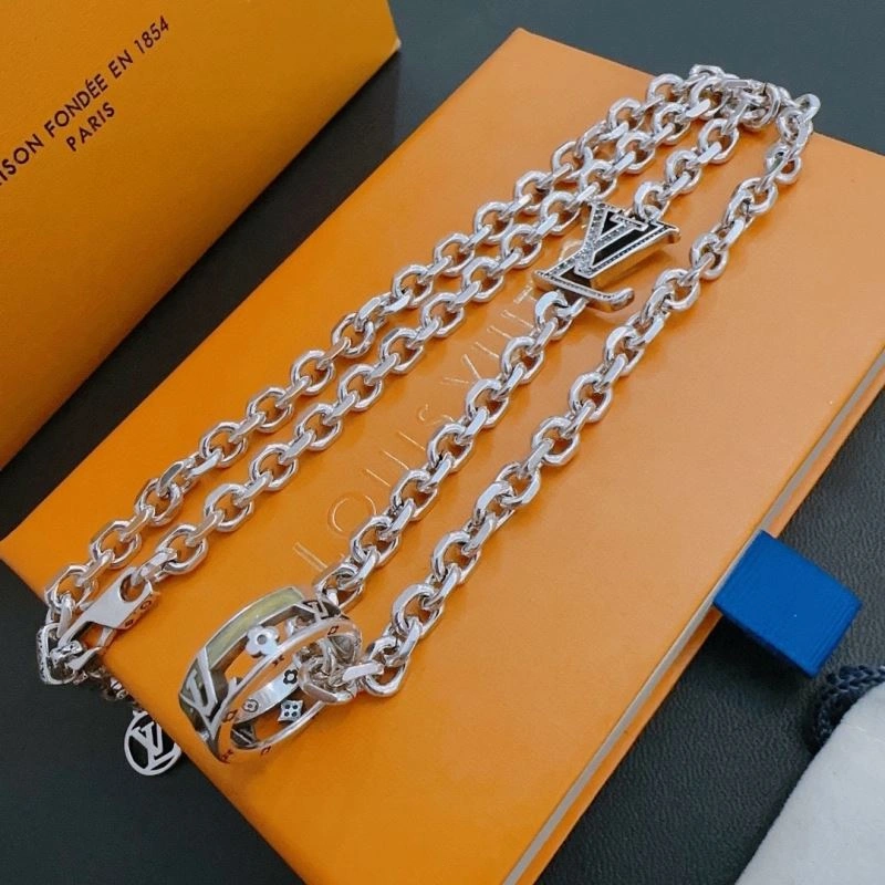 OdorResistant Louis Vuitton Necklaces 250512