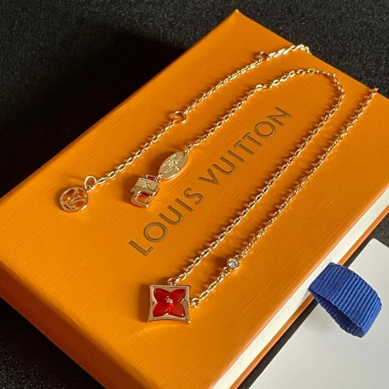 Louis Vuitton Necklaces Flexible 250516