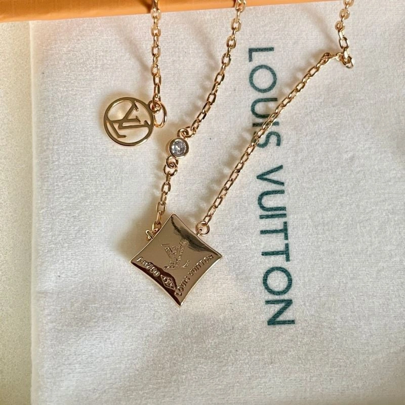 Louis Vuitton Necklaces Flexible 250516