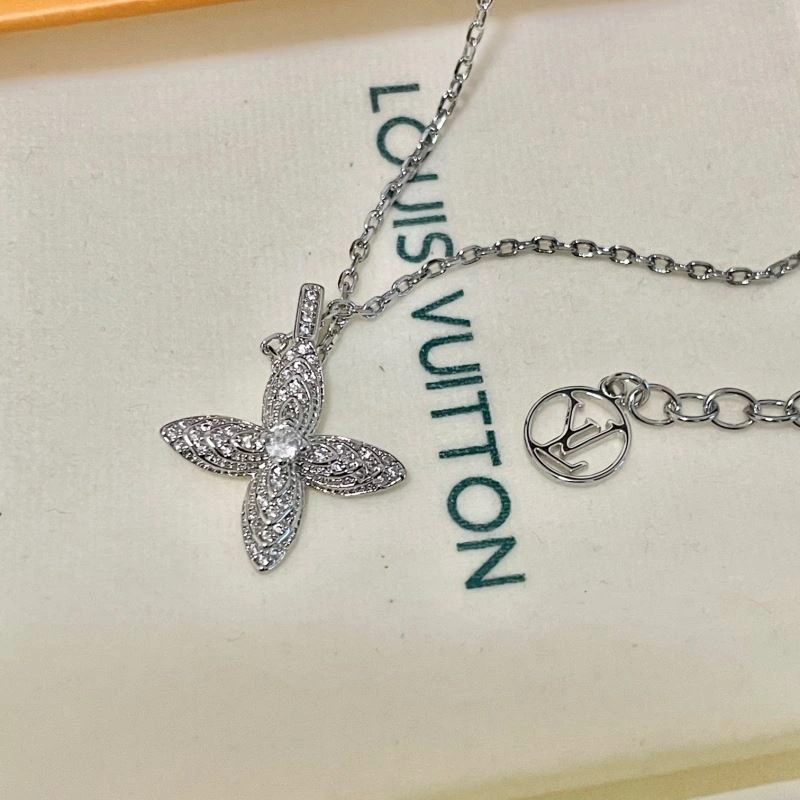 AllSeason Louis Vuitton Necklaces 250513