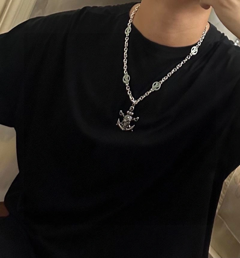 Minimalist Louis Vuitton Necklaces 250511