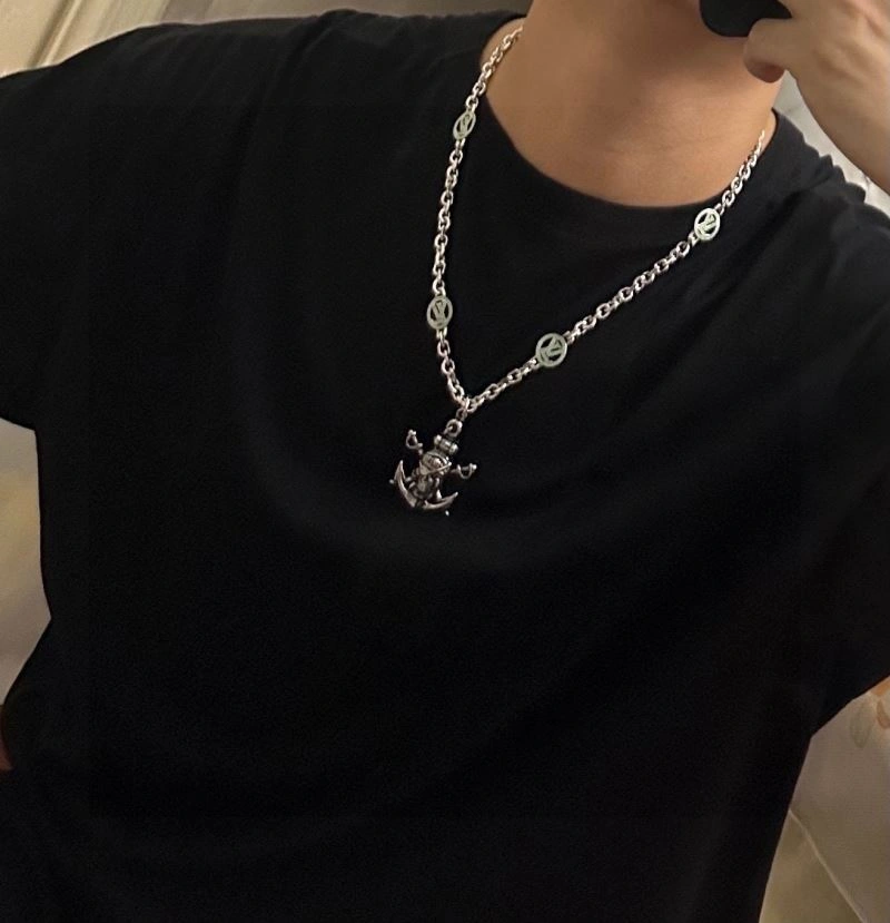 Minimalist Louis Vuitton Necklaces 250511