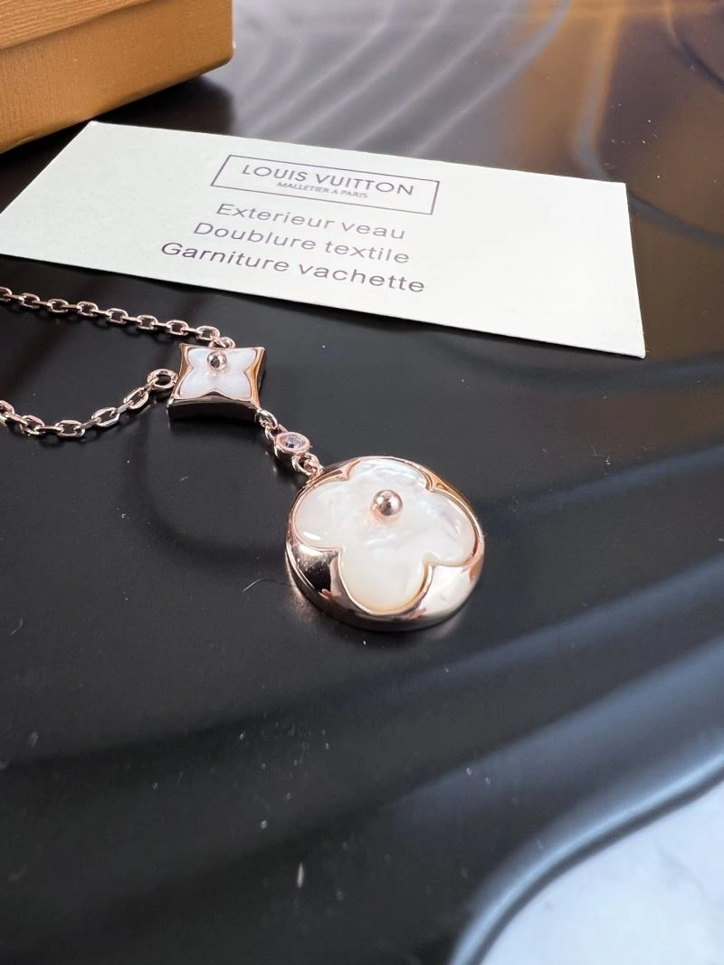 WellDesigned Louis Vuitton Necklaces 250494