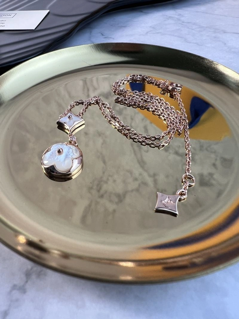 WellDesigned Louis Vuitton Necklaces 250494