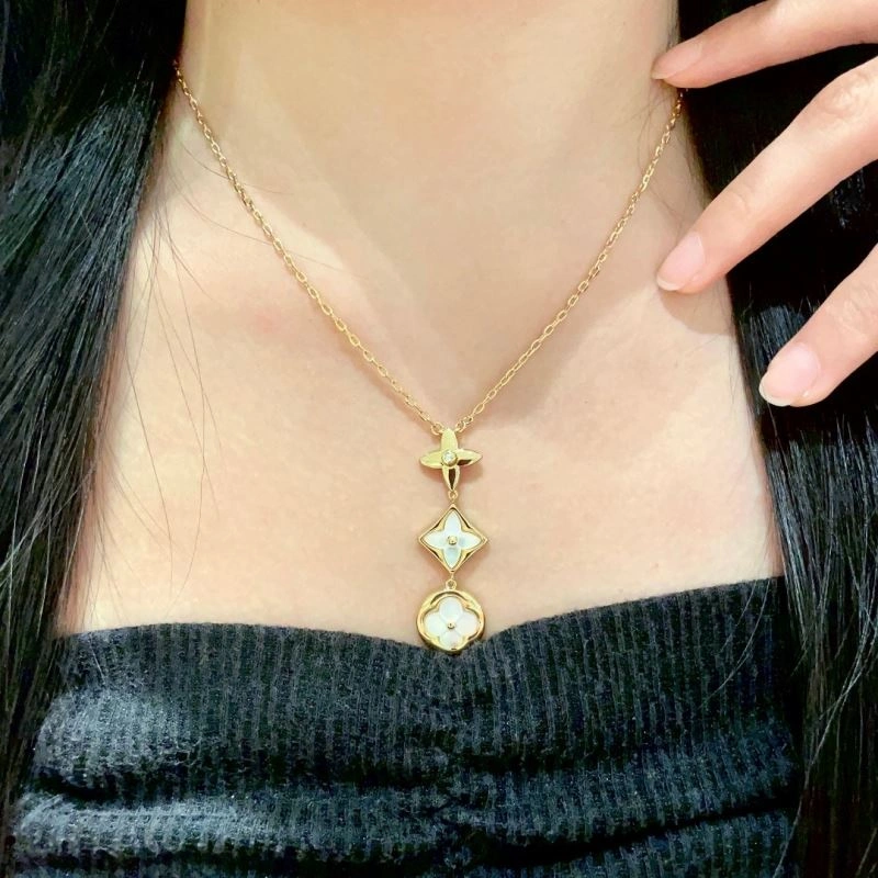 Louis Vuitton Necklaces Durable 250507