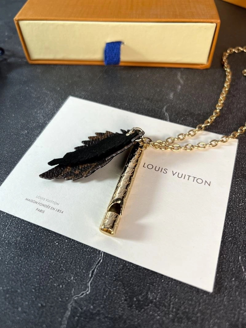Louis Vuitton Necklaces Breathable 250496
