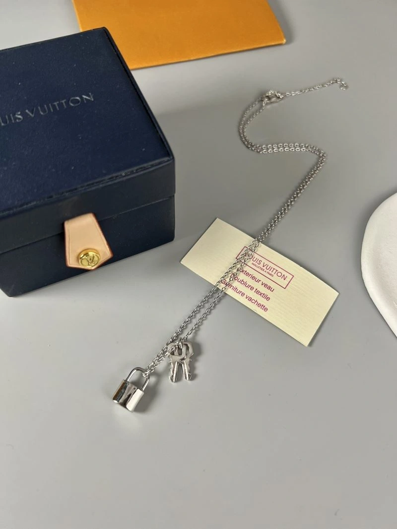 Louis Vuitton Necklaces Sporty 250498