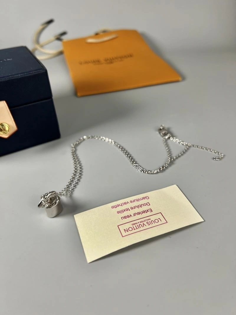 Louis Vuitton Necklaces Sporty 250498