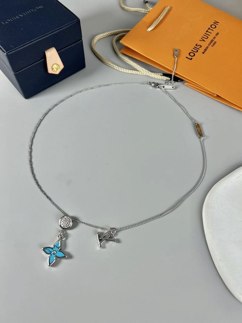 Louis Vuitton Necklaces Functional 250499