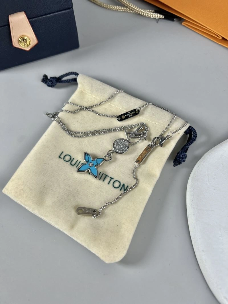 Louis Vuitton Necklaces Functional 250499