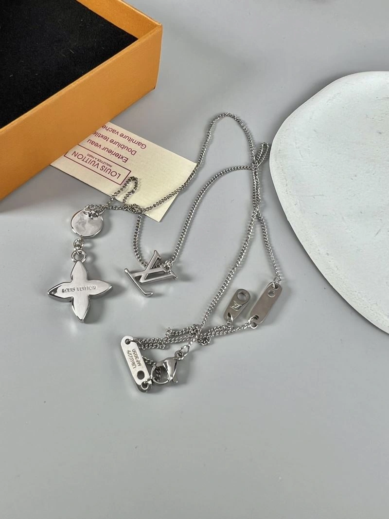 Louis Vuitton Necklaces Functional 250499
