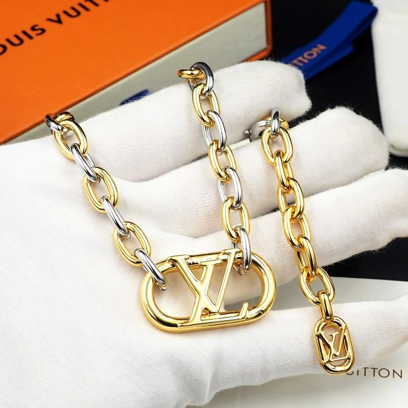 Louis Vuitton Necklaces Youthful 250501