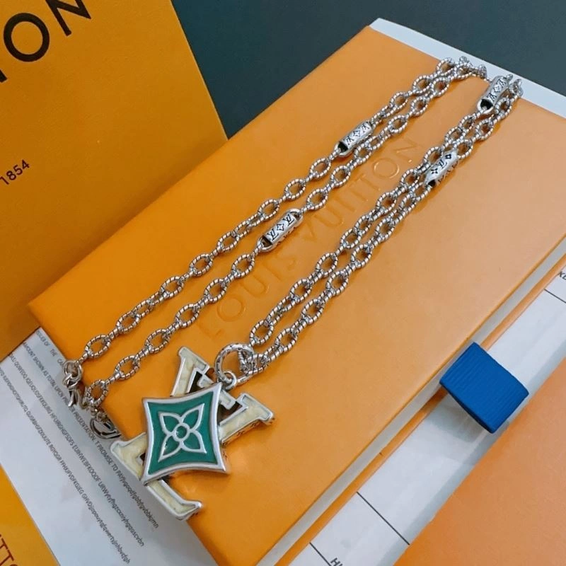 Louis Vuitton Necklaces Lightweight 250490