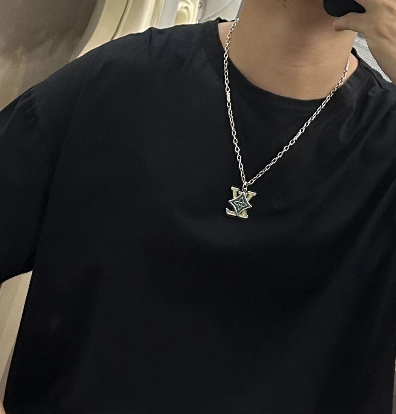 Louis Vuitton Necklaces Lightweight 250490
