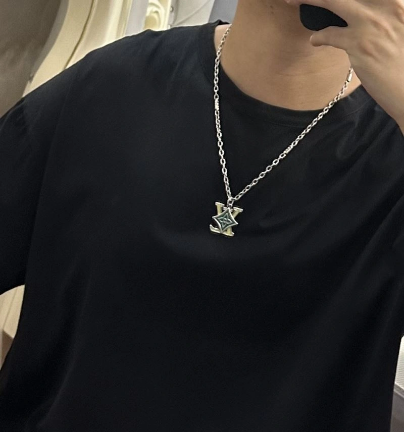 Louis Vuitton Necklaces Lightweight 250490