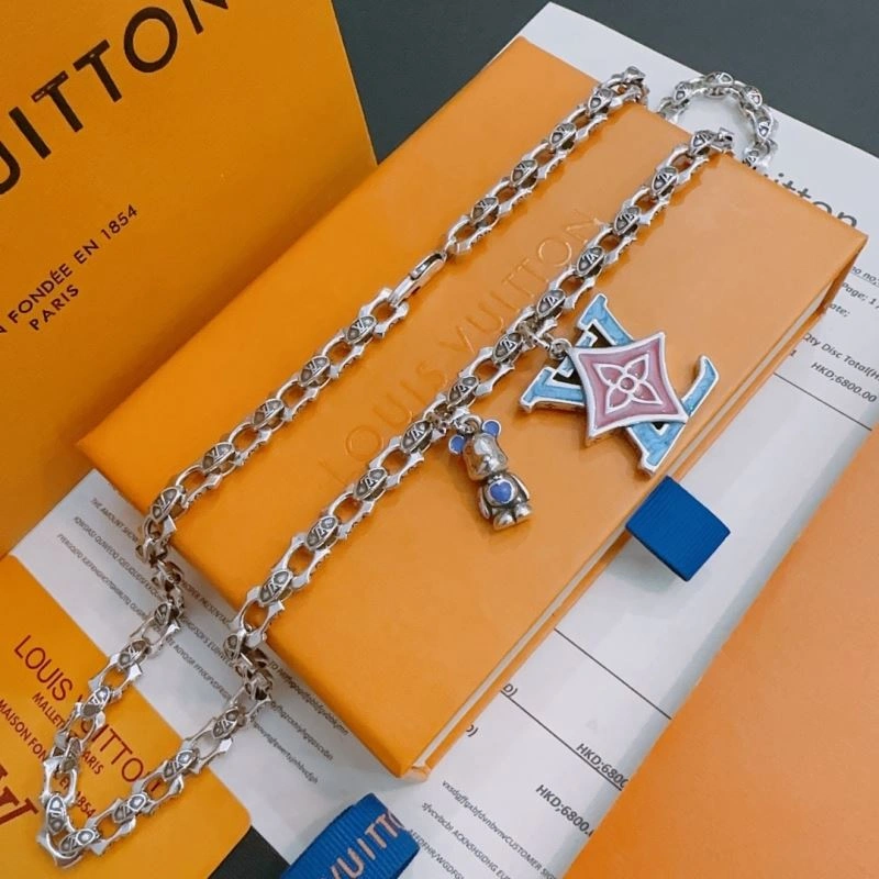 Louis Vuitton Necklaces Trendy 250488