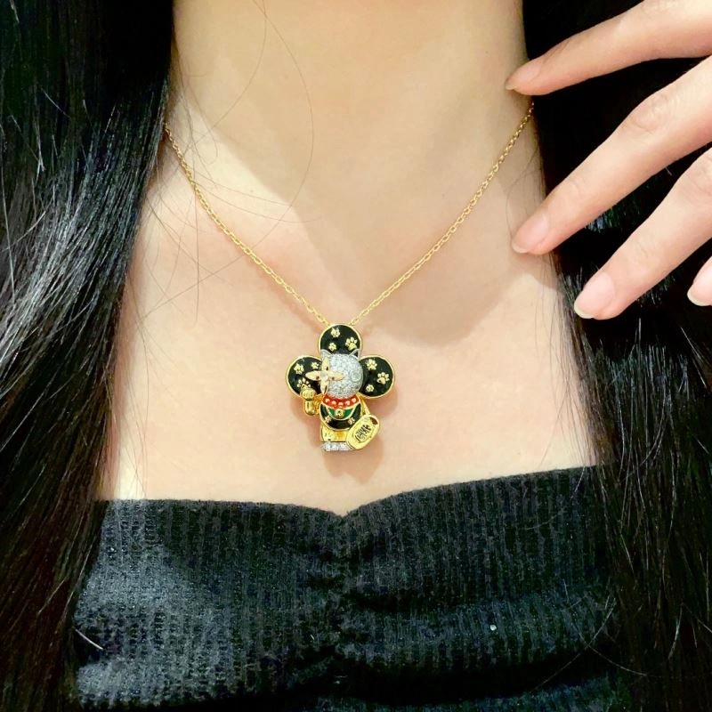 FreshLook Louis Vuitton Necklaces 250485
