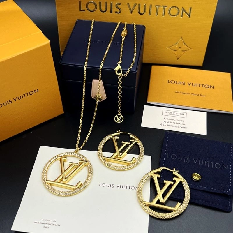 Louis Vuitton Necklaces Colorful 250486