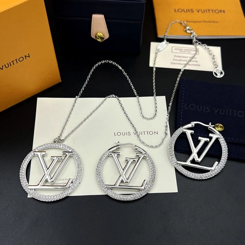 Louis Vuitton Necklaces Modern 250484