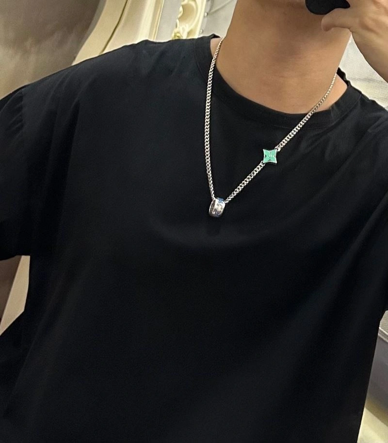 Lightweight Louis Vuitton Necklaces 250483