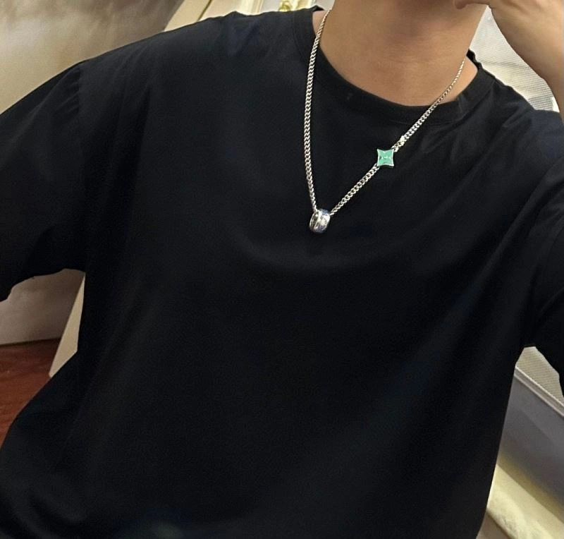 Lightweight Louis Vuitton Necklaces 250483