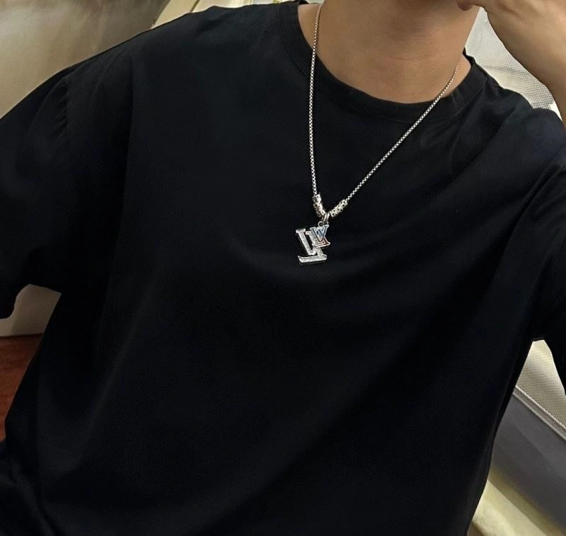 Louis Vuitton Necklaces OnTrend 250482