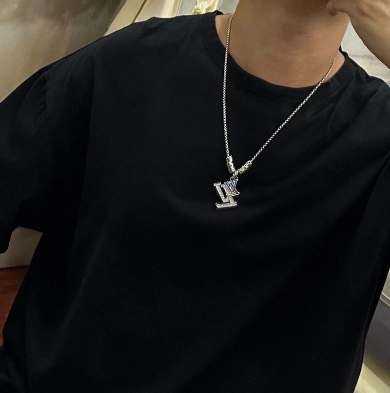 Louis Vuitton Necklaces OnTrend 250482