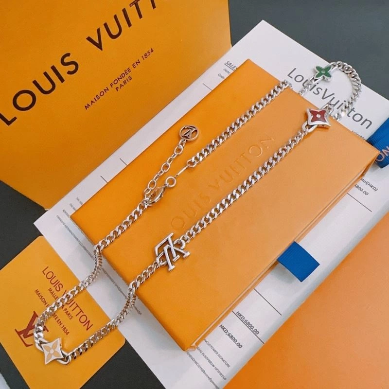 Upgraded Louis Vuitton Necklaces 250479
