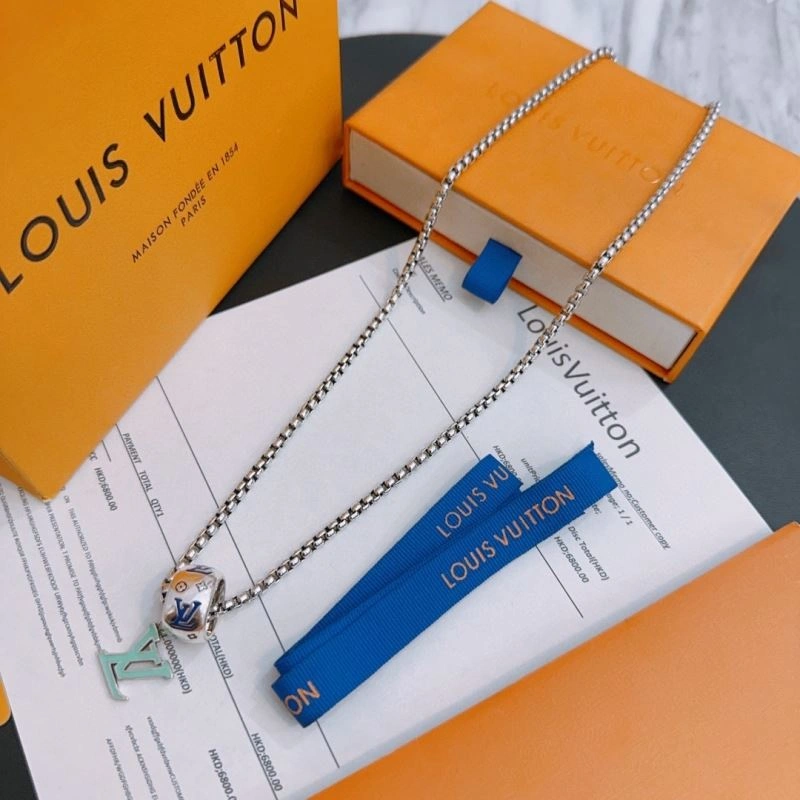 Contemporary Louis Vuitton Necklaces 250478