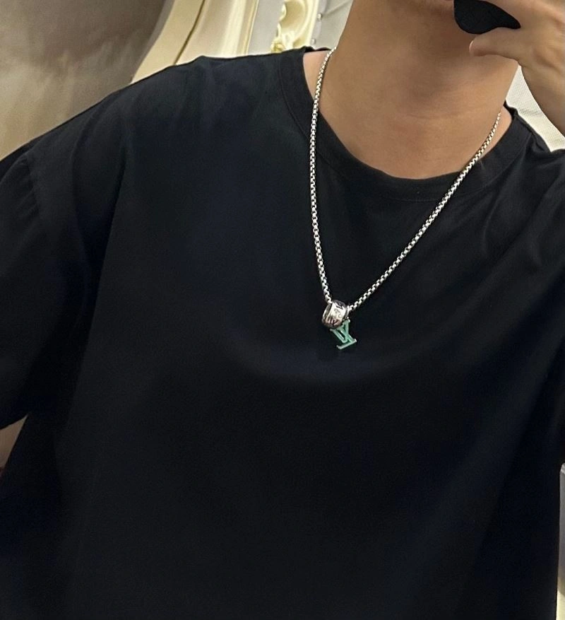 Contemporary Louis Vuitton Necklaces 250478