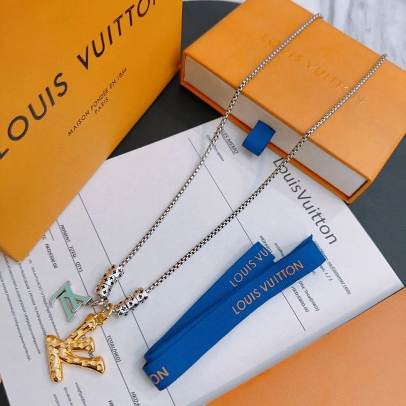Louis Vuitton Necklaces Practical 250453