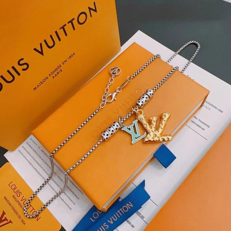 Louis Vuitton Necklaces Practical 250453