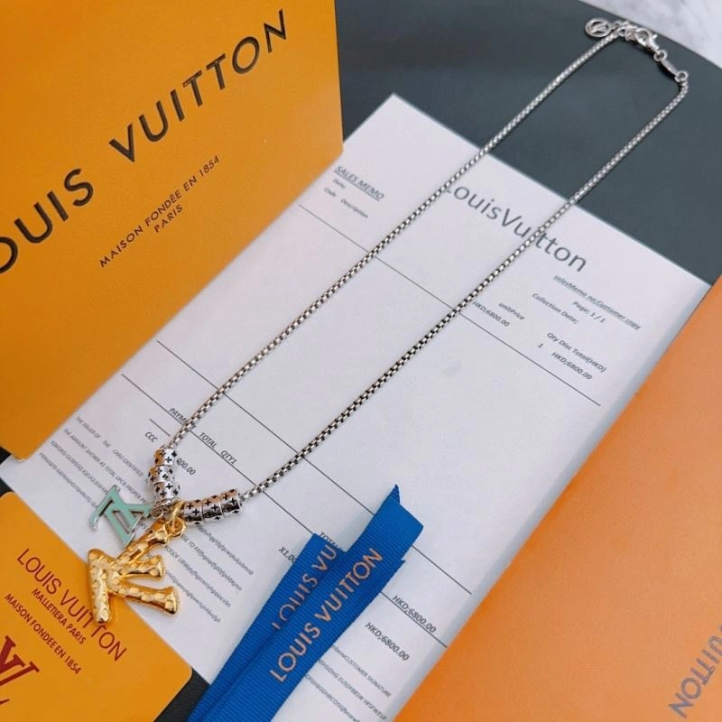 Louis Vuitton Necklaces Practical 250453